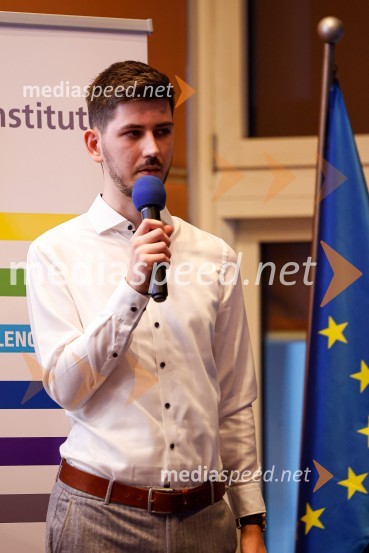  Jaka TopičCFA Research Challenge Local finals 2022/2023