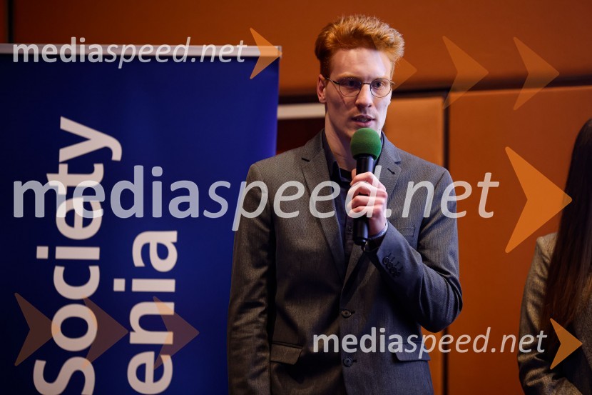  Timotei BedenikCFA Research Challenge Local finals 2022/2023