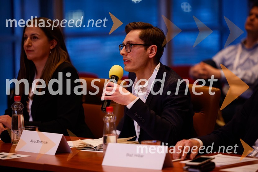  Karol BrodzinskiCFA Research Challenge Local finals 2022/2023