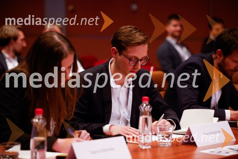  Tatjana Bojkovska, CFA, CAIA, CIPM;  Karol BrodzinskiCFA Research Challenge Local finals 2022/2023