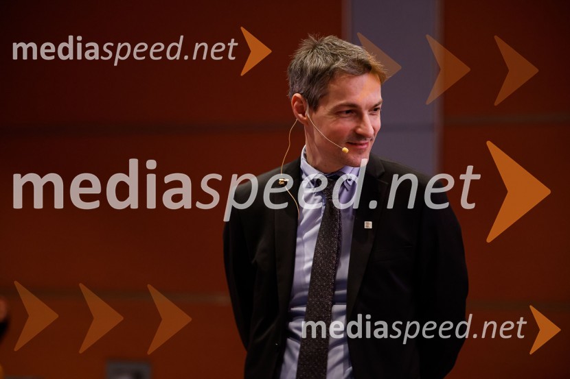  Bojan Ivanc, CFA, CAIA, član upravnega odbora društva CFA Slovenija in glavni ekonomist Analitike GZS, lokalni koordinator CFA Research Challenge 2022CFA Research Challenge Local finals 2022/2023