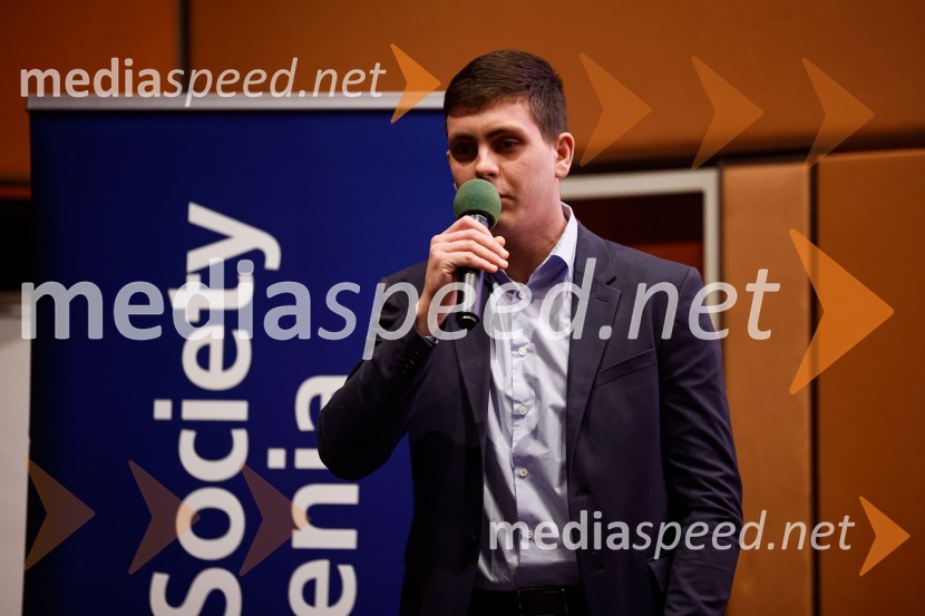  Nik BerečnikCFA Research Challenge Local finals 2022/2023