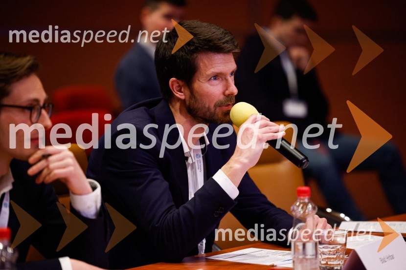  Blaž Hribar, CFA, sodnikCFA Research Challenge Local finals 2022/2023