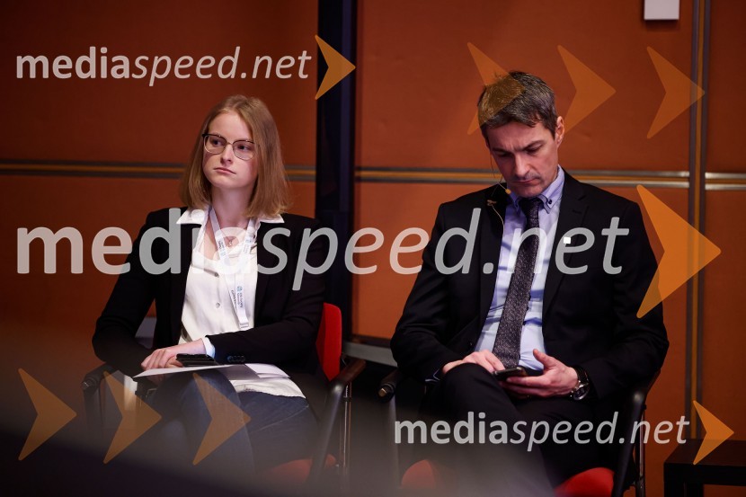  ... ;  Bojan Ivanc, CFA, CAIA, član upravnega odbora društva CFA Slovenija in glavni ekonomist Analitike GZS, lokalni koordinator CFA Research Challenge 2022CFA Research Challenge Local finals 2022/2023