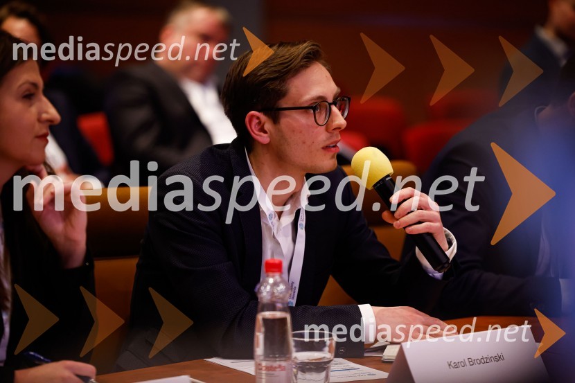  Karol BrodzinskiCFA Research Challenge Local finals 2022/2023