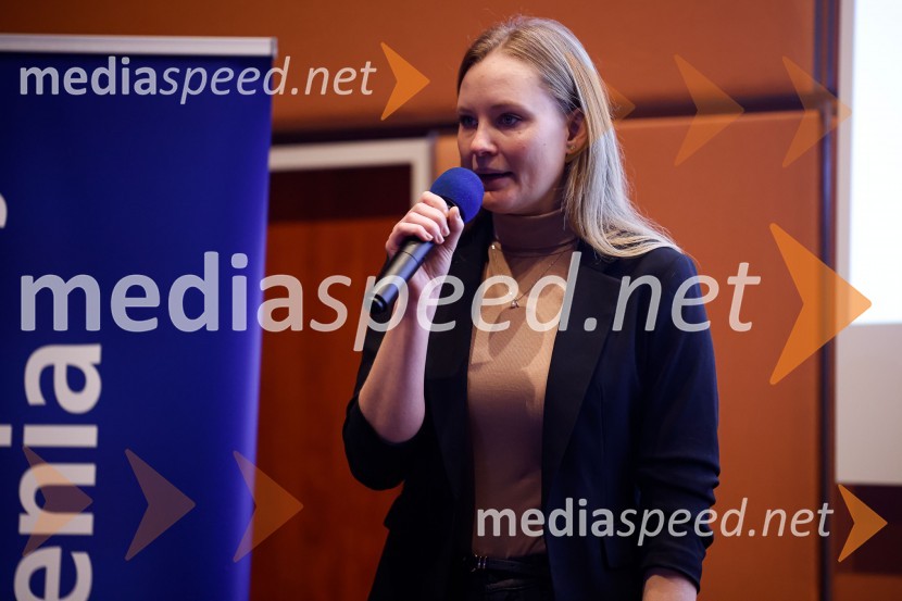  Ana ŠenkCFA Research Challenge Local finals 2022/2023