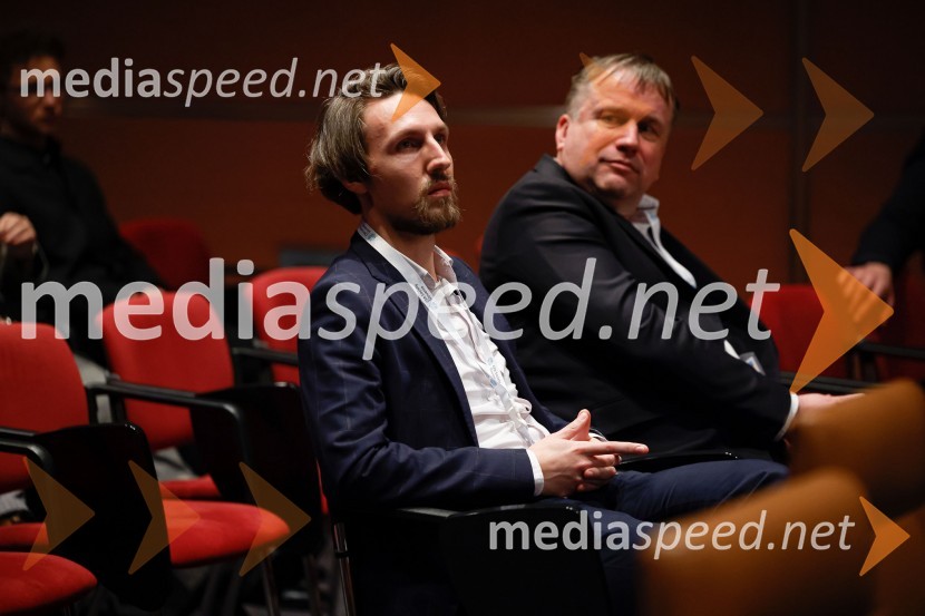  Filip Koželnik, član uprave Cinkarne;  Aleš Skok, predsednik uprave Cinkarne CFA Research Challenge Local finals 2022/2023