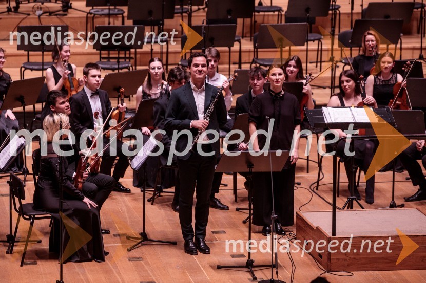   Arthur Stockel, klarinet;  Živa Ploj Peršuh, dirigentkaSlovenski mladinski orkester, 6. zimski festival 2023