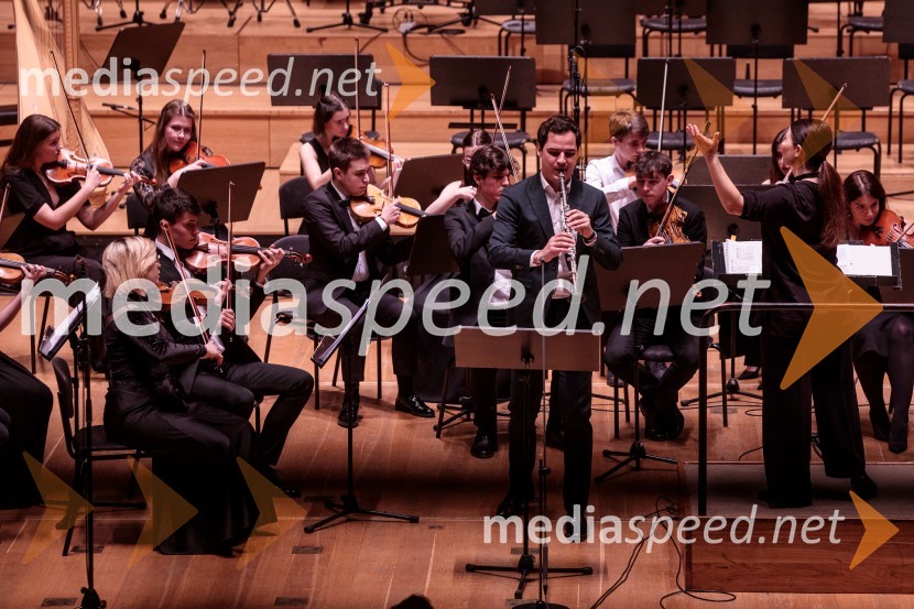   Arthur Stockel, klarinet;  Živa Ploj Peršuh, dirigentkaSlovenski mladinski orkester, 6. zimski festival 2023