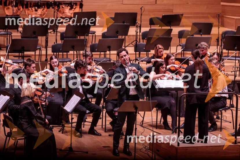   Arthur Stockel, klarinet;  Živa Ploj Peršuh, dirigentkaSlovenski mladinski orkester, 6. zimski festival 2023