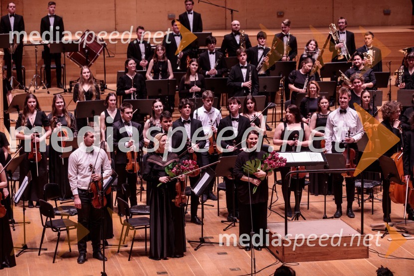  ... ;  Živa Ploj Peršuh, dirigentkaSlovenski mladinski orkester, 6. zimski festival 2023