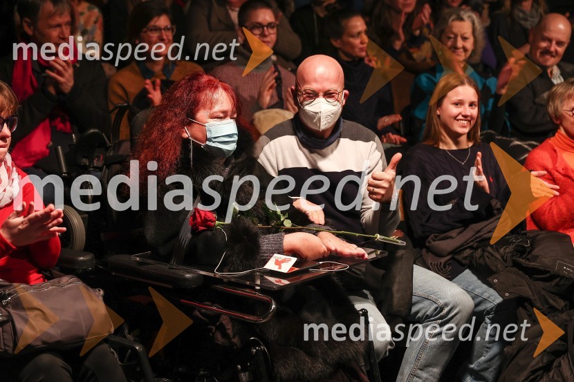  Martina Piskač;  Uroš SedejSpolna vzgoja II: Zmožnost, premiera, Nova Pošta, SMG Ljubljana