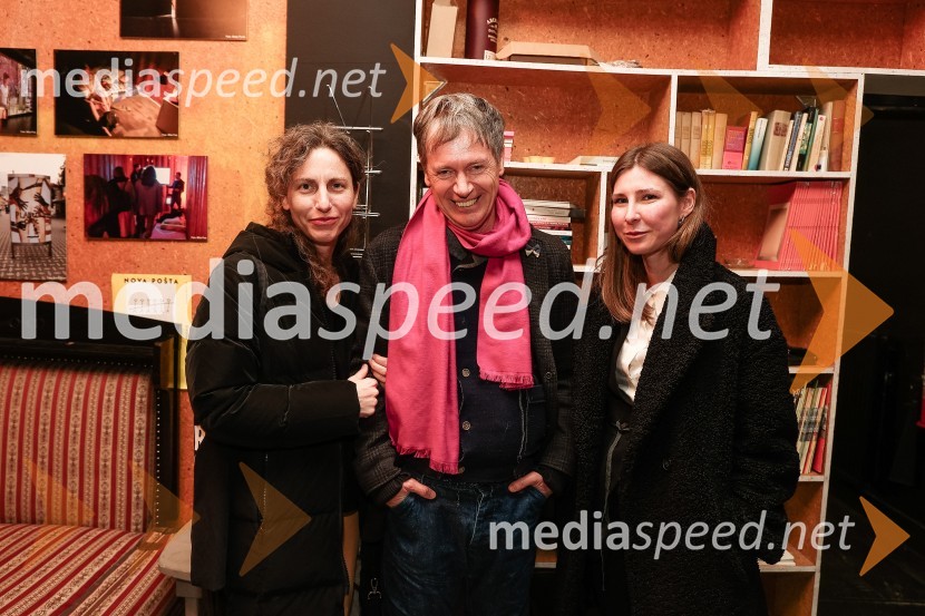  Urša Vidic, scenografinja;  Janez Janša, umetnik;  Alja Lobnik, direktorica, Zavod MaskaSpolna vzgoja II: Zmožnost, premiera, Nova Pošta, SMG Ljubljana