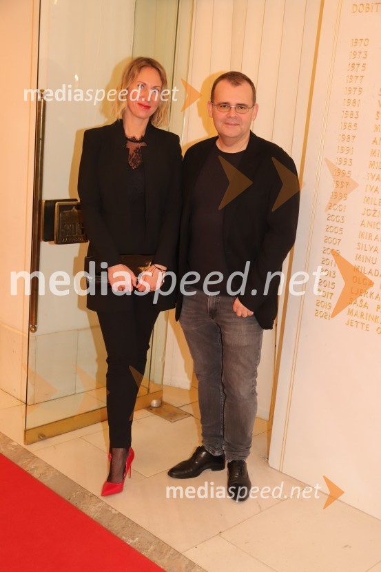  Mateja Kožuh, producentka Opere in Baleta SNG Maribor, akordeonistka;  Alan Kavčič, predstavnik za odnose z javnostmi SNG MariborDon Carlo, premiera opere v SNG Maribor