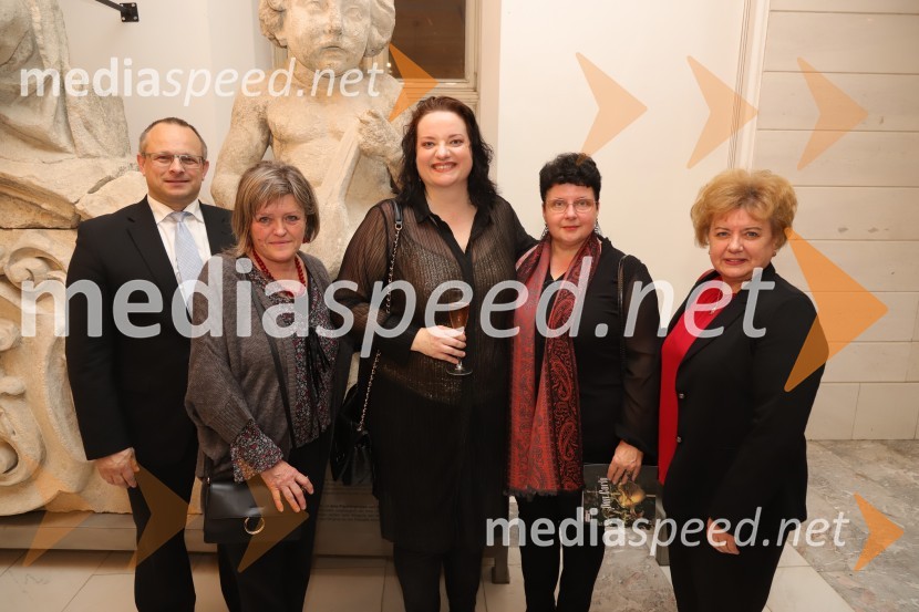  ... ;  ... ;  Rebeka Lokar, operna pevka;  ... ;  ... Don Carlo, premiera opere v SNG Maribor