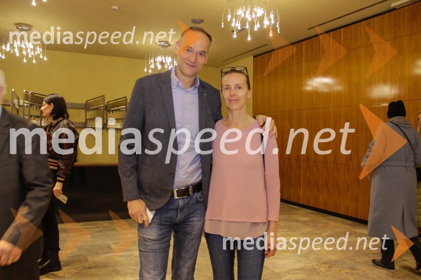  Aleksander Salkič, korporativno komuniciranje, A1;  Mojca SalkičNora, premiera v MGL Ljubljana