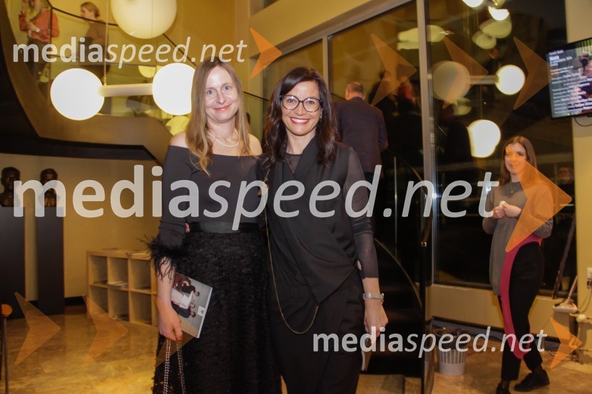  ... ;  Simona  Belle, služba za stike z javnostmi MGLNora, premiera v MGL Ljubljana