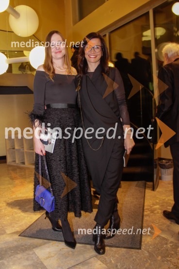  ... ;  Simona  Belle, služba za stike z javnostmi MGLNora, premiera v MGL Ljubljana