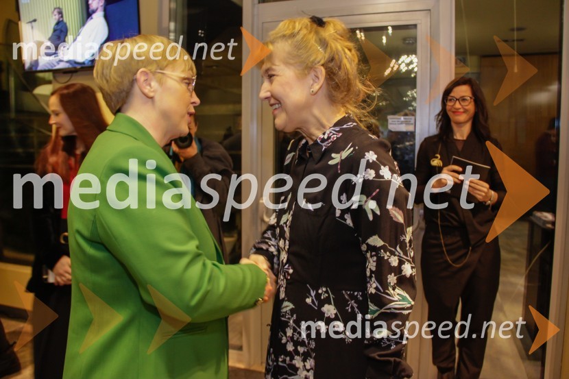 dr. Nataša Pirc Musar, predsednica Republike Slovenije;  Barbara Hieng Samobor, direktorica in umetniška vodja MGLNora, premiera v MGL Ljubljana