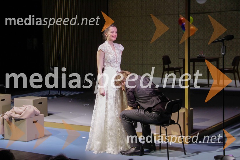  Ajda Smrekar, igralka;  Matej Puc, igralecNora, premiera v MGL Ljubljana