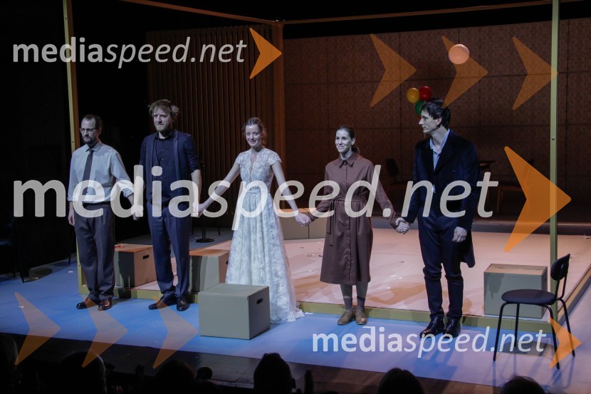  Jernej Gašperin, igralec;  Matej   Puc, igralec;  Ajda Smrekar, igralka;  Nina Rakovec, igralka, pevka;  Jurij Drevenšek, igralecNora, premiera v MGL Ljubljana