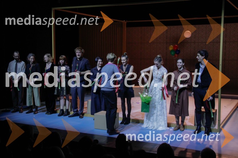  Jernej Gašperin, igralec;  ... ;  ... ;  ... ;  Matej   Puc, igralec;  Petra Pogorevc, dramaturginja in urednica knjižnice MGL;  ... ;  Nela Vitošević, režiserka, avtorica priredbe in glasbene opreme;  Ajda Smrekar, igralka;  Nina Rakovec, igralka, pevka;  Jurij Drevenšek, igralecNora, premiera v MGL Ljubljana