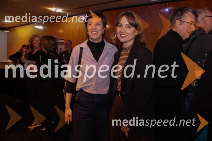  ... ;  Mojca Madon, režiserkaNora, premiera v MGL Ljubljana