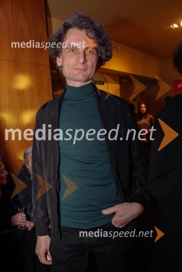  Jure Longyka, moderatorNora, premiera v MGL Ljubljana