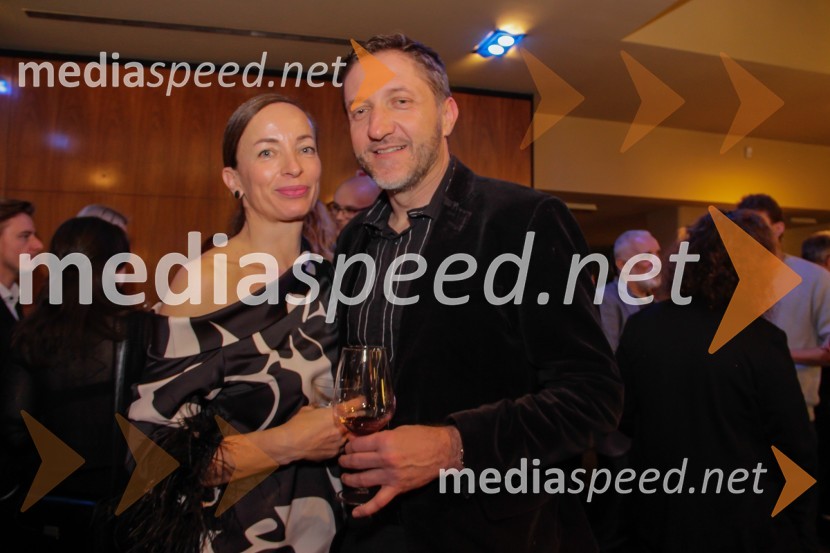 dr. Eva Boštjančič, vodja katedrov za psihologijo dela in organizacije, Filozofska fakulteta v Ljubljani;  Klemen Boštjančič, minister za financeNora, premiera v MGL Ljubljana