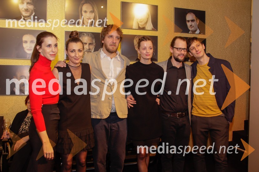  Nina Rakovec, igralka, pevka;  Nela Vitošević, režiserka, avtorica priredbe in glasbene opreme;  Matej   Puc, igralec;  Ajda Smrekar, igralka;  Jernej Gašperin, igralec;  Jurij Drevenšek, igralecNora, premiera v MGL Ljubljana