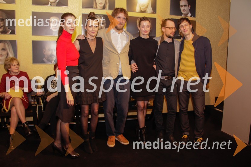  Nina Rakovec, igralka, pevka;  Nela Vitošević, režiserka, avtorica priredbe in glasbene opreme;  Matej   Puc, igralec;  Ajda Smrekar, igralka;  Jernej Gašperin, igralec;  Jurij Drevenšek, igralecNora, premiera v MGL Ljubljana