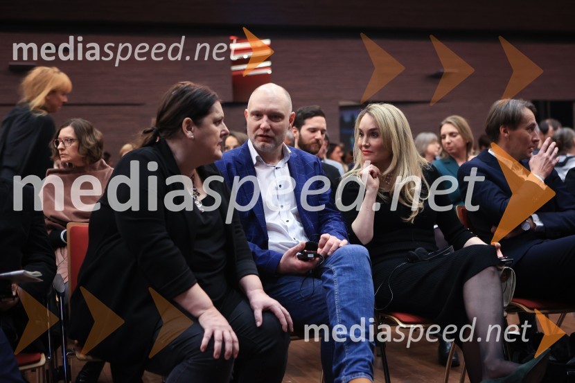  Uršula Cetinski, generalna direktorica, Cankarjev dom;  Mitja Čander, direktor, založba Beletrina;  Maja Čander, direktorica, zavod Kreativna bazaLiterature sveta Fabula 2023, otvoritev festivala