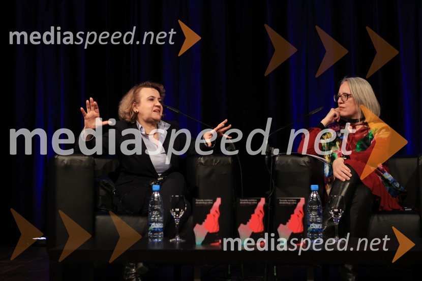  Oksana Zabužko, ukrajinska avtorica;  Ksenija Horvat, novinarkaLiterature sveta Fabula 2023, otvoritev festivala