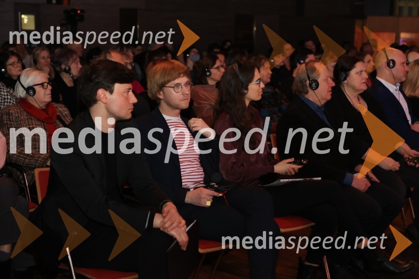  ... ;  Aljaž Koprivnikar, umetniški vodja festivala Fabula;  Tina  Vrščaj, pisateljica in literarna kritičarkaLiterature sveta Fabula 2023, otvoritev festivala