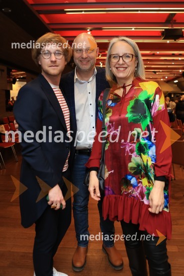  Aljaž Koprivnikar, umetniški vodja festivala Fabula;  Mitja Čander, direktor, založba Beletrina;  Ksenija Horvat, novinarkaLiterature sveta Fabula 2023, otvoritev festivala