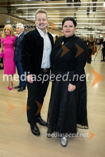  Toni Hamler, Hamler Tapete;  ... Slovenka leta 2023 je igralka Milena Zupančič