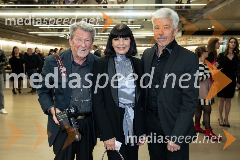  Stane Jerko, fotograf;  Nina Gazibara, nekdanja manekenka;  Marko BernardSlovenka leta 2023 je igralka Milena Zupančič