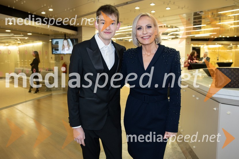  Aljaž Slak;  Petra Krčmar, novinarka, voditeljicaSlovenka leta 2023 je igralka Milena Zupančič