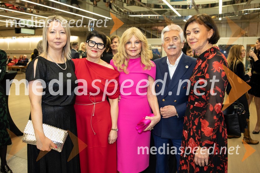  Mišela  Firšt Vučenović, Kozmetika Afrodita;  Judita Železnik, tržno komuniciranje, Kozmetike Afrodita;  Darja Kuhar Kotnik, soustanoviteljica in podpredsednica Društva za zdravje naroda;  Rajko Kotnik, bivši višji državni odvetnik, predsednik Lions kluba Ljubljana Rožnik;  Zvonka Novak Habot, direktorica prodaje Kozmetike AfroditeSlovenka leta 2023 je igralka Milena Zupančič