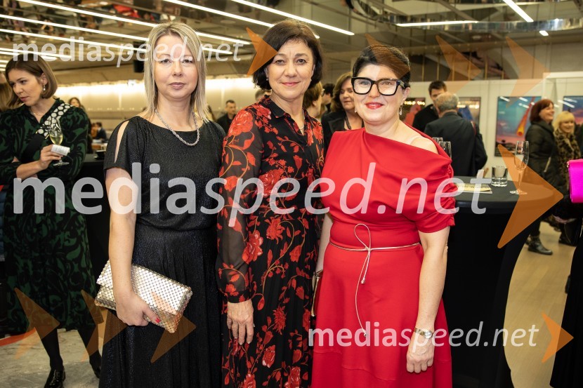  Mišela  Firšt Vučenović, Kozmetika Afrodita;  Zvonka Novak Habot, direktorica prodaje Kozmetike Afrodite;  Judita Železnik, tržno komuniciranje, Kozmetike AfroditaSlovenka leta 2023 je igralka Milena Zupančič