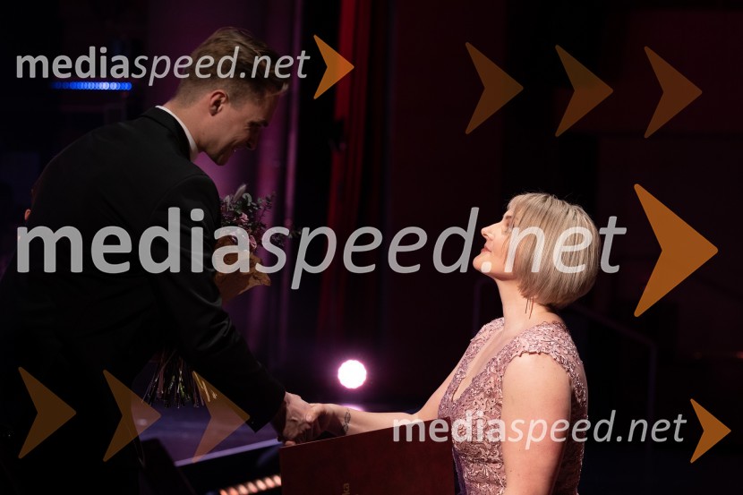  ... ;  Suzana Anžur, gasilkaSlovenka leta 2023 je igralka Milena Zupančič