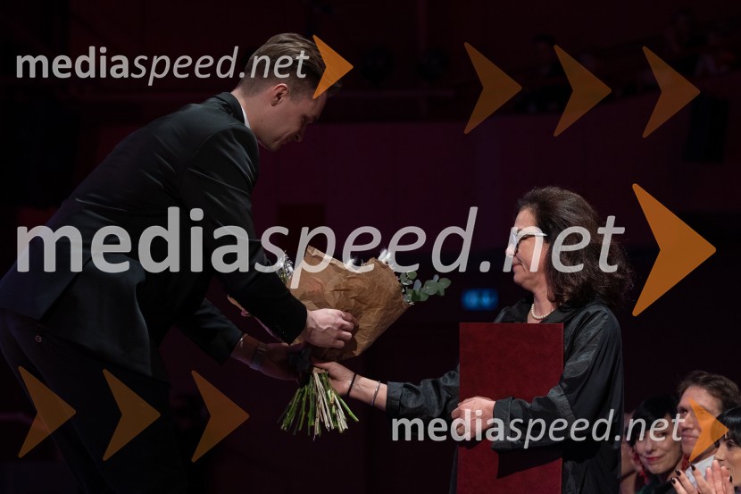  ... ; dr. Maja Čemažar, onkologinjaSlovenka leta 2023 je igralka Milena Zupančič