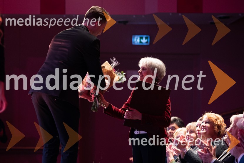  ... ;  Erika OblakSlovenka leta 2023 je igralka Milena Zupančič