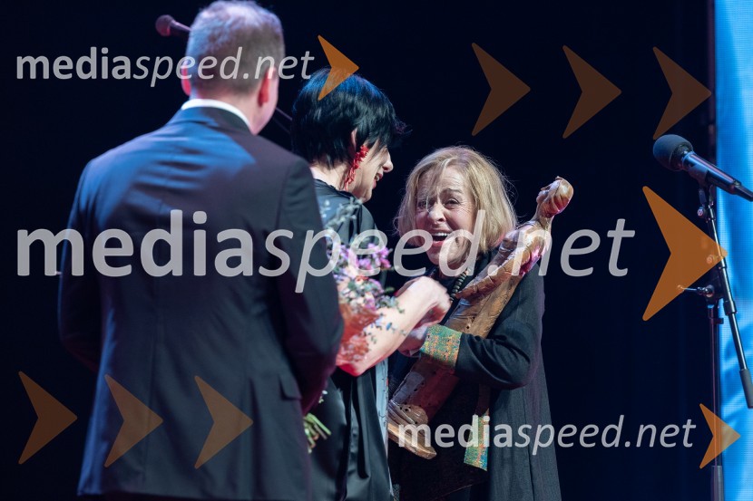  ... ;  Melita Berzelak, odgovorna urednica revij Zarja in Pomagaj si sam;  Milena  Zupančič, igralkaSlovenka leta 2023 je igralka Milena Zupančič