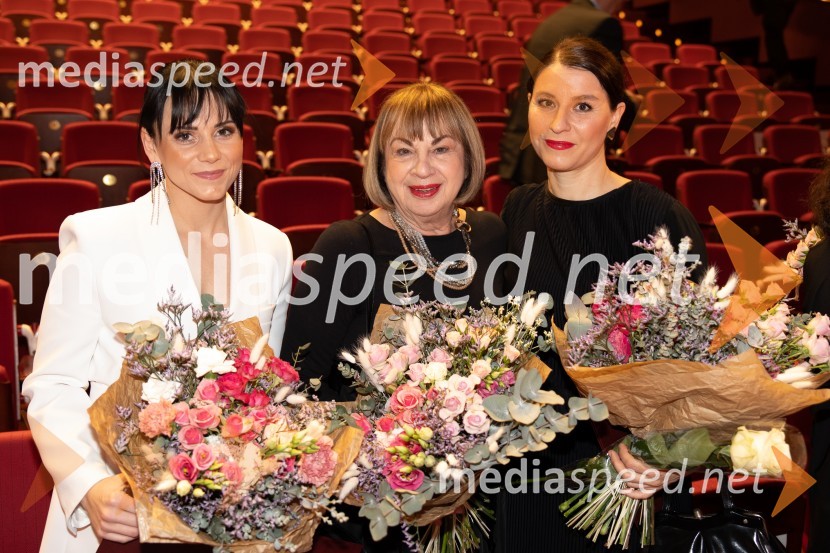  Gloria Kotnik, deskarka na snegu ;  Dušanka Zabukovec, prevajalka;  Živa Ploj Peršuh, dirigentkaSlovenka leta 2023 je igralka Milena Zupančič