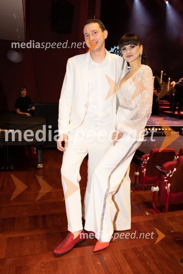  Robert Petan, glasbenik;  Nina Osenar Kontrec, pevka, voditeljica, modelSlovenka leta 2023 je igralka Milena Zupančič