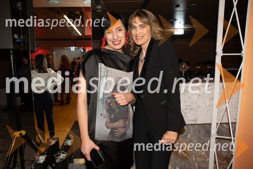  Melita Berzelak, odgovorna urednica revij Zarja in Pomagaj si sam;  Bernarda Marovt, nekdanja manekenkaSlovenka leta 2023 je igralka Milena Zupančič