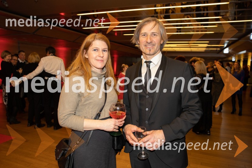  Urša Zgojznik, predsednica društva Ekologi brez meja in dolgoletna aktivistka za čistejše okolje;  Uroš  Macerl , okoljski aktivist Slovenka leta 2023 je igralka Milena Zupančič