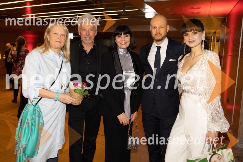  ... ;  ... ;  Nina Gazibara, nekdanja manekenka;  Dejan Kontrec, generalni sekretar, Hokejska zveza Slovenije;  Nina Osenar Kontrec, pevka, voditeljica, modelSlovenka leta 2023 je igralka Milena Zupančič