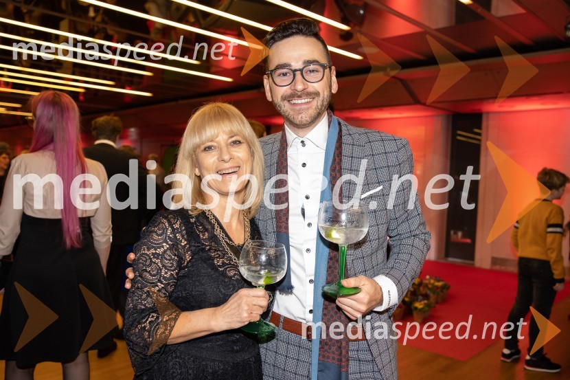  Barbra Jermann, urednica revije Suzy;  ... Slovenka leta 2023 je igralka Milena Zupančič